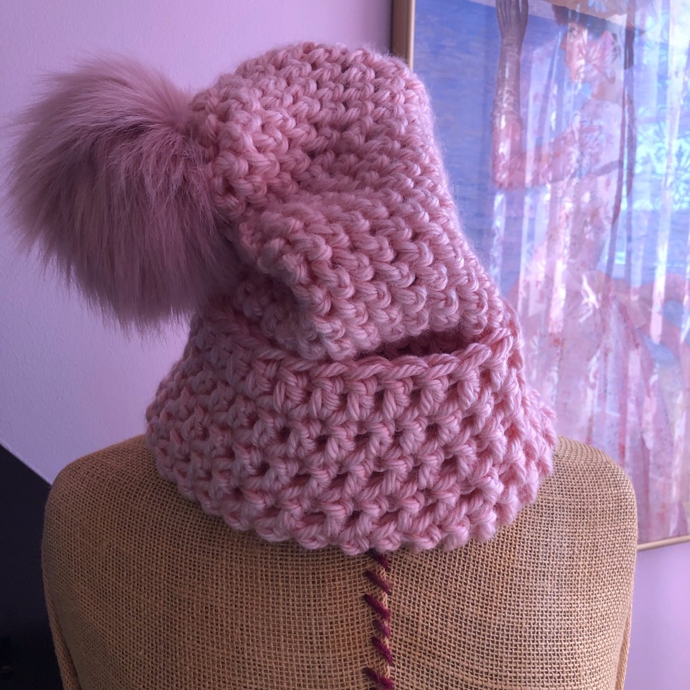 NWT Hand crocheted soft pink pom pom slouch hat